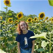 Laureata Magistrale in Studi Inglesi e Anglo-Americani, offre lezioni di inglese per tutte le fasce di etá e diversi livelli